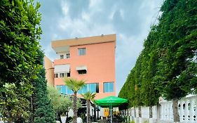 Bajovah Apartments & Restaurant